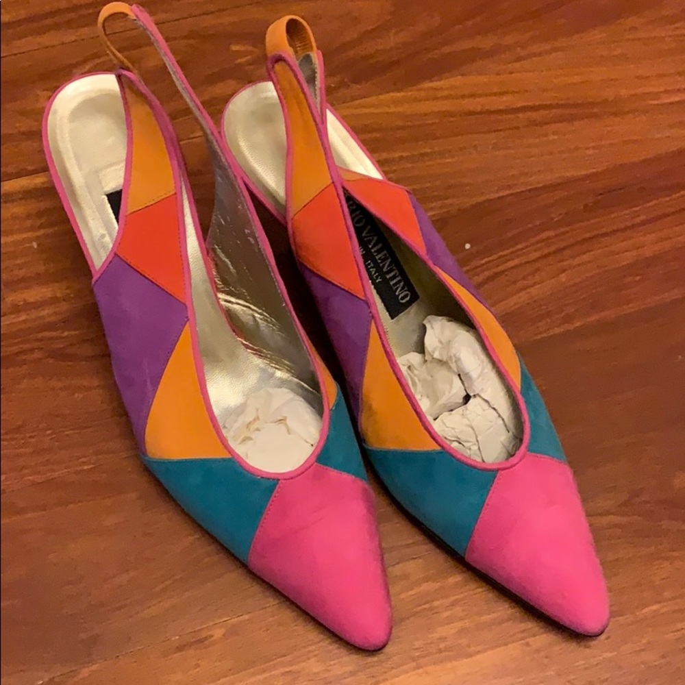 1980’s Beautiful Mario Valentino pumps